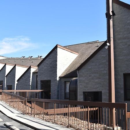 Appartamento Cozy Mountain Getaway! Mountain Views! 2 Bed, 2 Bath, Sleeps 6 Gatlinburg Esterno foto