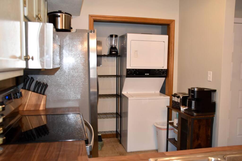 Appartamento Cozy Mountain Getaway! Mountain Views! 2 Bed, 2 Bath, Sleeps 6 Gatlinburg Esterno foto