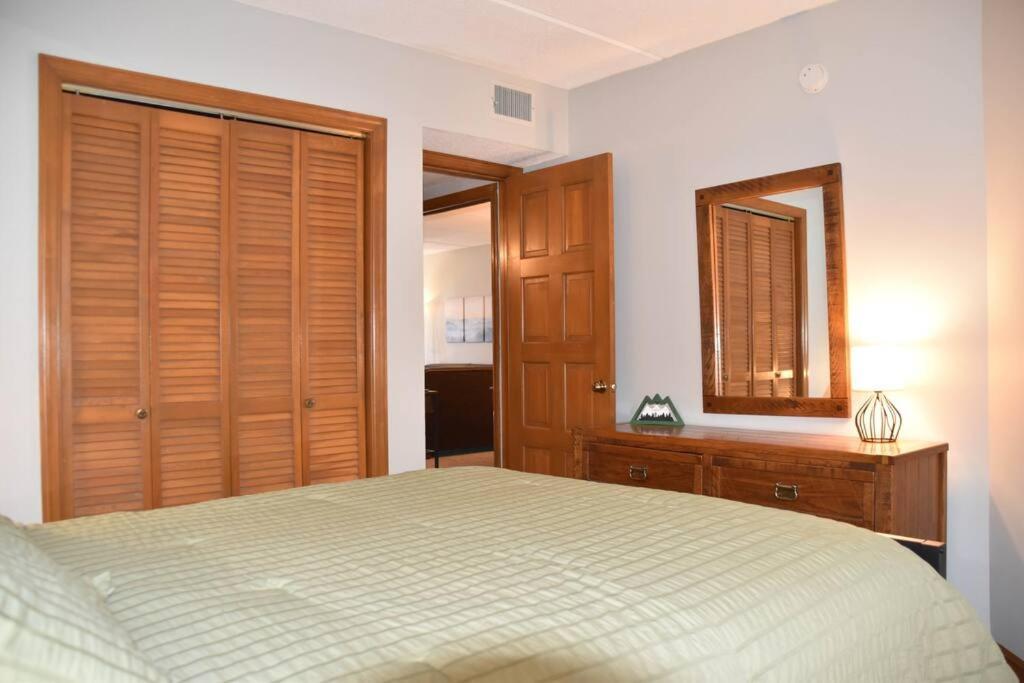Appartamento Cozy Mountain Getaway! Mountain Views! 2 Bed, 2 Bath, Sleeps 6 Gatlinburg Esterno foto